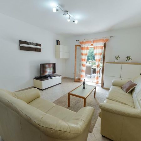 Lumbre Apartment Tar-Vabriga Exterior photo