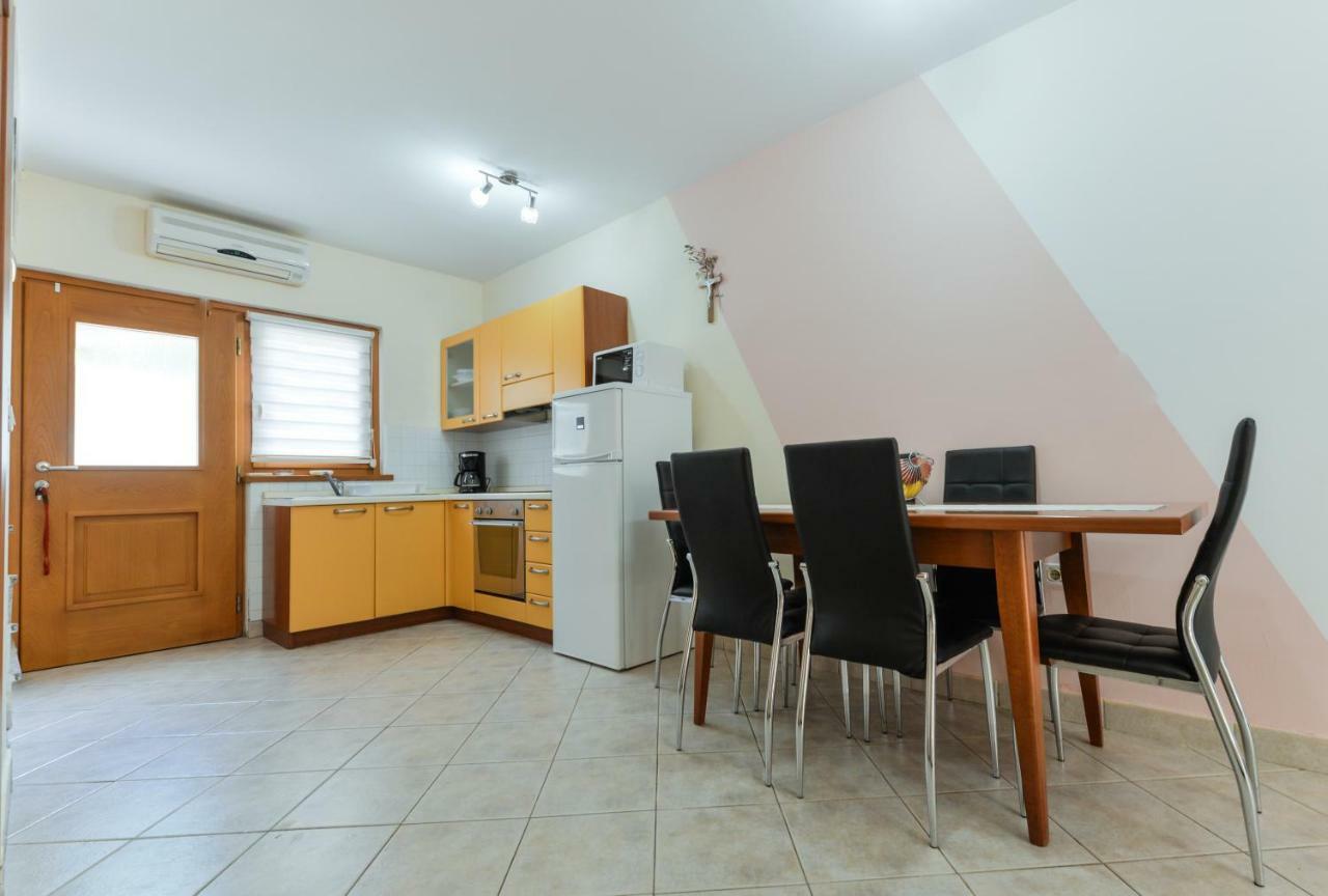 Lumbre Apartment Tar-Vabriga Exterior photo